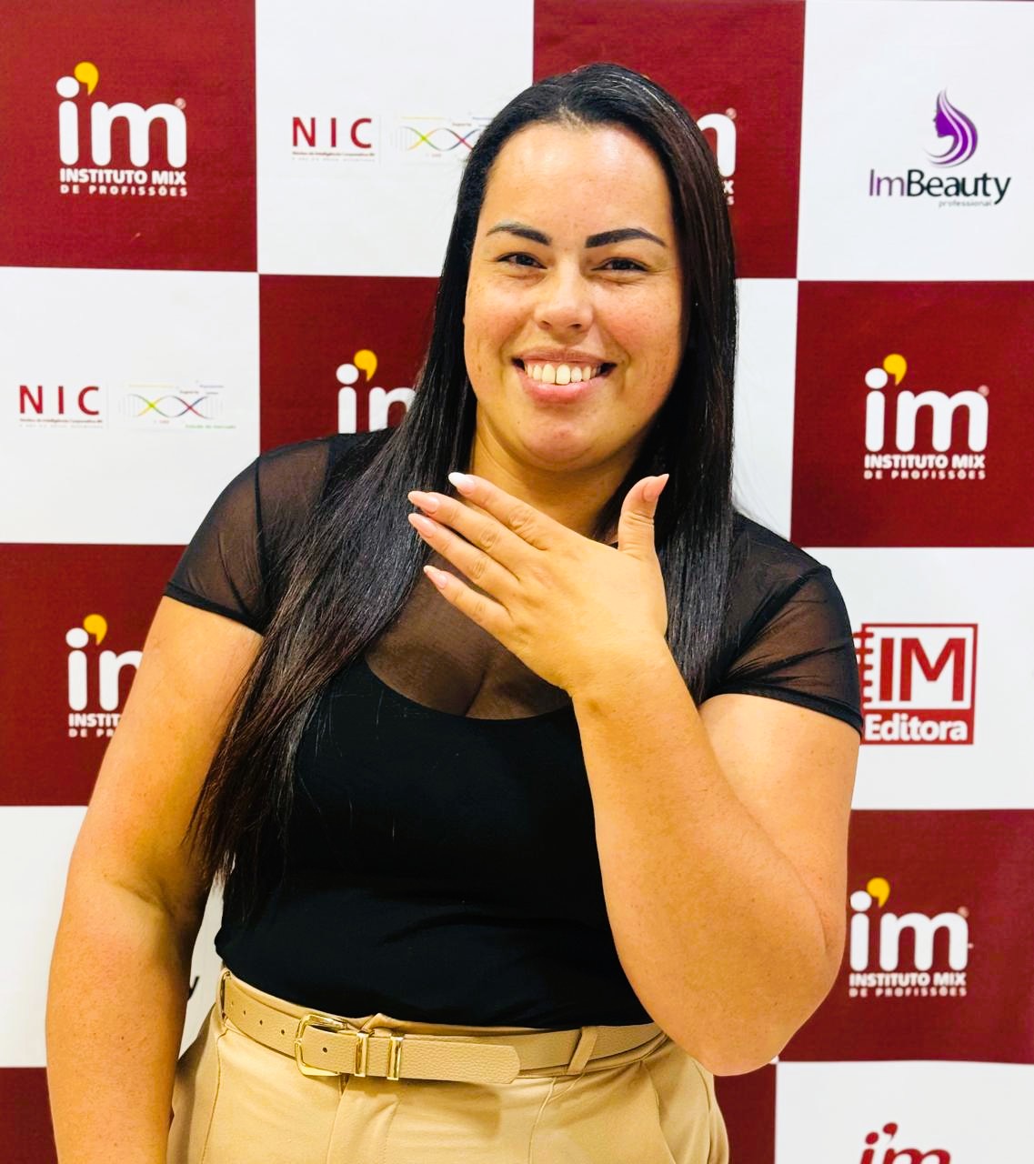 Team member: Profª Camila